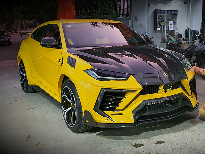 Siêu SUV Lamborghini Urus độ widebody Mansory đầu tiên tại Việt Nam - 1