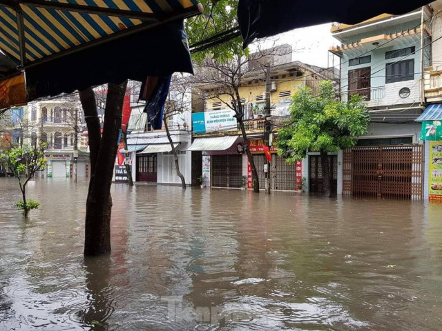 Tin tức trong ngày - Nam Định ngập sâu, người dân "thúc thủ" trong nhà ngày mùng 1 Tết