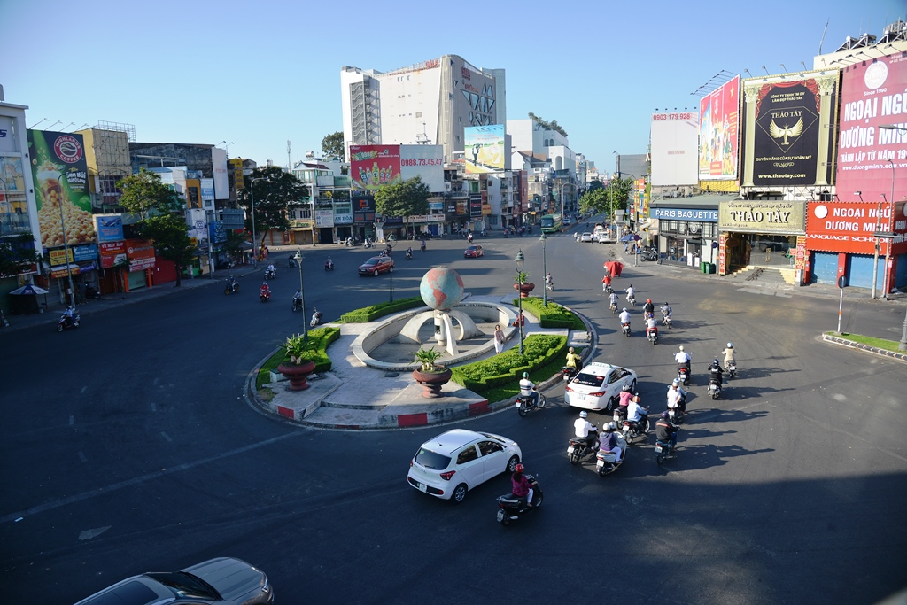 Trong ảnh: Khu vực vòng xoay Lăng Cha Cả cũng không có cảnh kẹt xe.