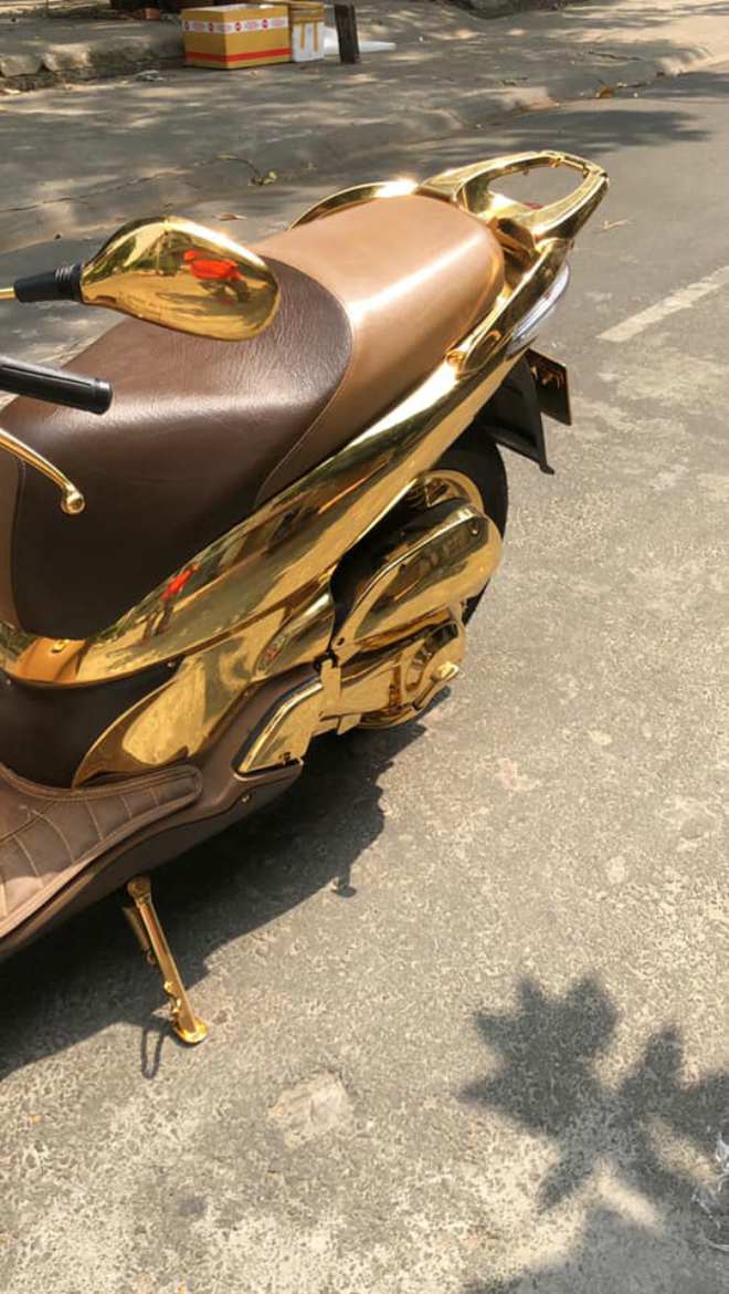 Vua tay ga Honda SH mạ vàng “thét” giá 1,5 tỷ đồng gây choáng - 3