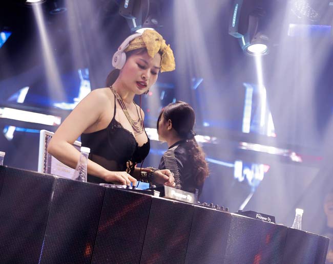 Hot DJ Rita Đặng.