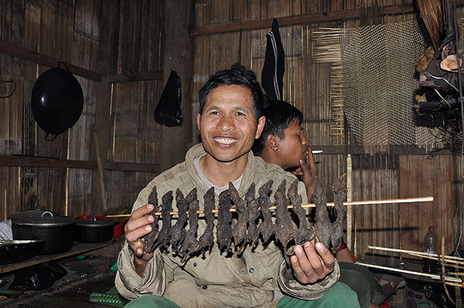 Món chuột “quý tộc” nướng trên than đỏ, hoặc nấu canh với măng rừng muối chua là món ăn ấm áp, xé tan cái giá lạnh những ngày cuối năm.