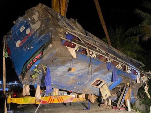 Tin tức trong ngày - 21 người ra đường và mãi không về nhà trong ngày Mùng 2 Tết