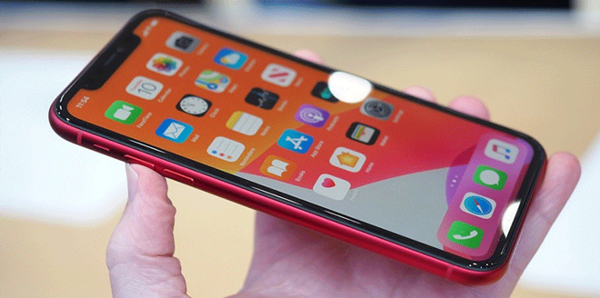 Nên mua iPhone 11 đỏ hay Galaxy Note 10 đỏ chơi tết? - 3