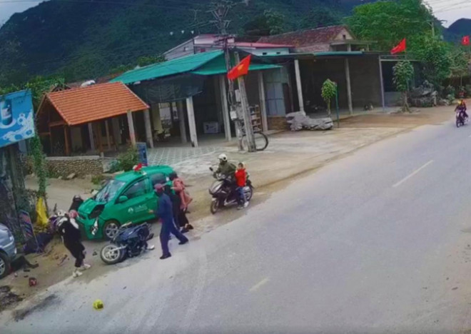Hiện trường một vụ tai nạn giao thông tại Quảng Bình