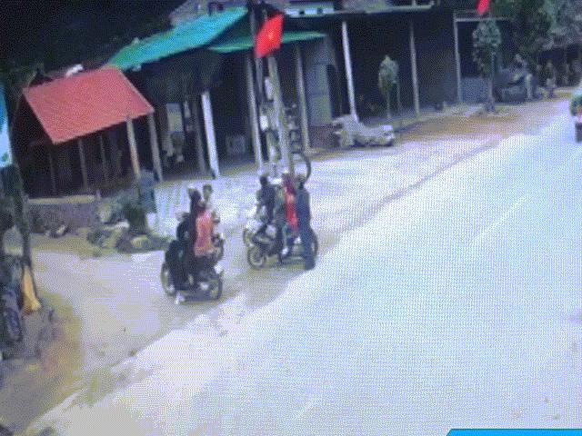 Tin tức trong ngày - Kinh hoàng cảnh taxi lao vào đoàn người đi chúc Tết, 9 người bị thương