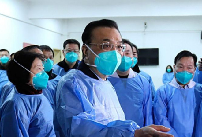 Thủ tướng Trung Quốc Lý Khắc Cường đến Vũ Hán để chỉ đạo công tác dập dịch viêm phổi. (Ảnh: SCMP)