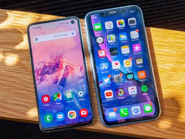 Cùng phân khúc giá nên chọn Galaxy S10e hay iPhone XR du xuân "đã" hơn?