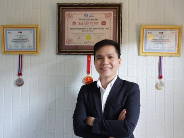 Tin tức trong ngày - Cao thủ 9X tiết lộ cách nhớ và mở khóa 100 mật khẩu điện thoại