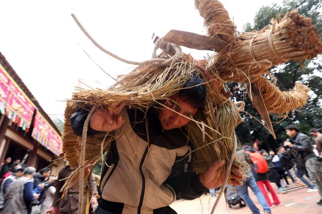 Ngoài ra nó còn thể hiện nguyện vọng của người dân cầu sự phù trợ của thần linh cho mưa thuận gió hòa, cây cối tốt tươi, mùa màng bội thu, gia súc, gia cầm không ngừng sinh sôi nảy nở.