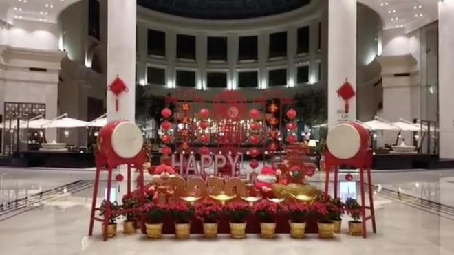 Lối vào sảnh của khách sạn
Intercontinental Vũ Hán ngày 24/1.