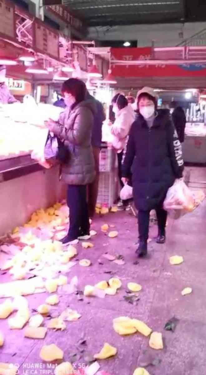 Khung cảnh một khu chợ truyền thống ở
Vũ Hán.