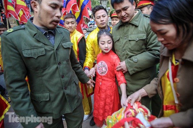 &nbsp;"Tướng bà" luôn được rất nhiều người vây quanh.