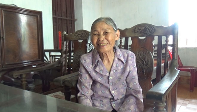 Bà Viễn vui vẻ, phấn chấn sau khi thoát tiểu đêm