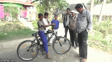 Cận cảnh chiếc xe đạp chạy bằng xăng được chế tạo từ cậu học sinh 14 tuổi - 1
