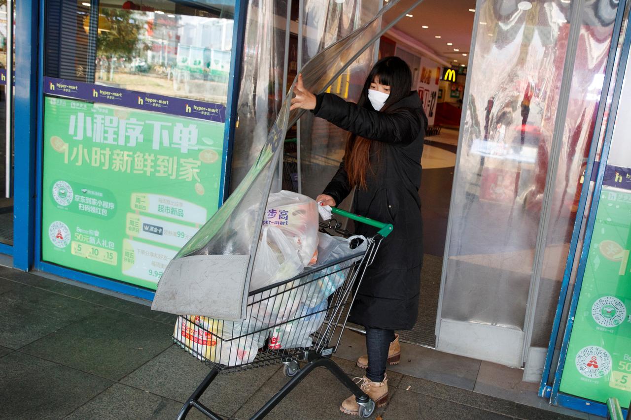 Trung Quốc lo thiếu thực phẩm trong bối cảnh dịch Corona bùng phát (ảnh: Reuters)