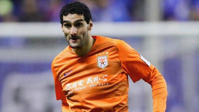 Một cầu thủ khác là Marouane Fellaini nghĩ đến chuyện rời khỏi Trung Quốc nhưng câu lạc bộ đang khuyên bình tĩnh.