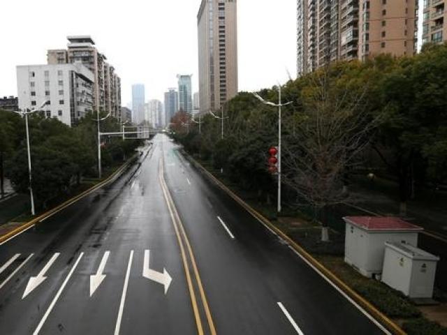 Media - Cảnh tượng Vũ Hán hóa "thành phố không bóng người" trong tâm chấn virus Corona