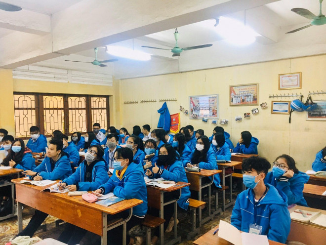 Giờ học của học sinh THPT Hàng Hải