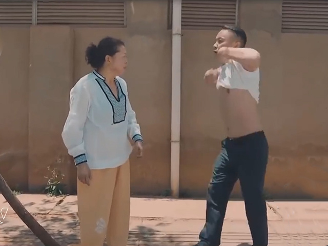 Video Clip Cười - May mắn khi có đứa con trai IQ vô cực