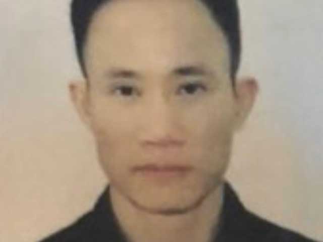 Pháp luật - Nghi phạm ôm lựu đạn cố thủ ở TPHCM bắn vào công an khi bị truy bắt