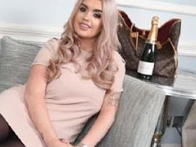 Kinh doanh - Việc nhẹ lương cao: Hẹn hò với triệu phú "bốc lửa", nhận tiền tỷ mỗi năm