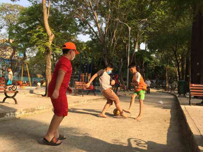 Học sinh TP HCM vui chơi tại các công viên trong thời gian được nghỉ