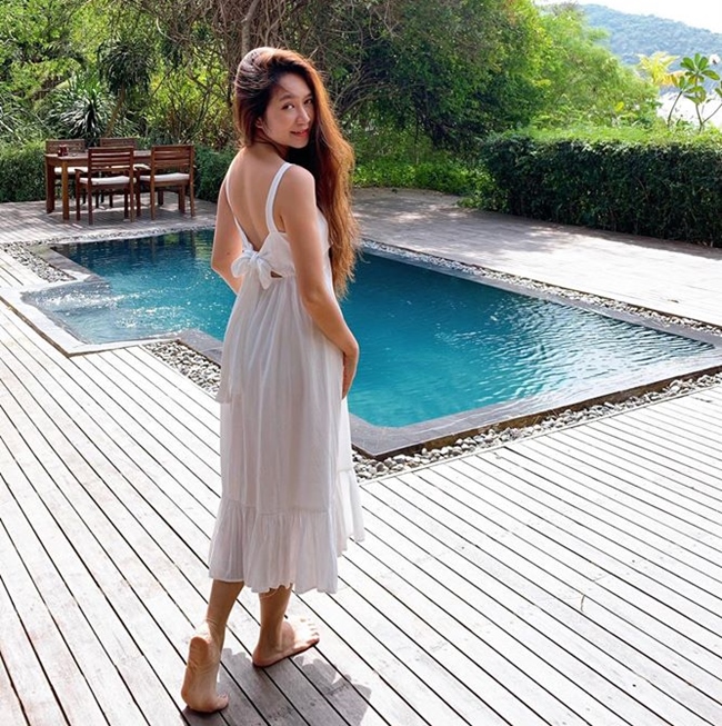 Sắc vóc gái 35 tuổi, có bốn mặt con nhưng vẫn ngây thơ, trẻ trung như thời con son rỗi của cựu hot girl 8X.