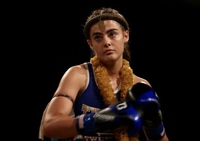 Mỹ nhân muay 19 tuổi gây tranh cãi: Thua sốc còn nhận thẻ vàng - 8