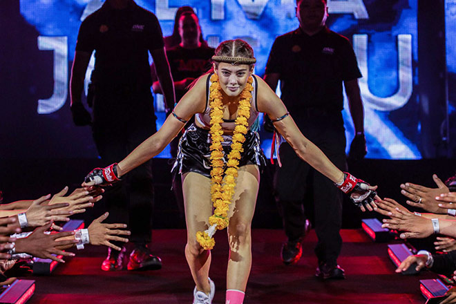 Người đẹp luôn nhận được sự quan tâm rất lớn từ người hâm mộ