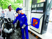 Thị trường - Tiêu dùng - Giữa dịch Corona, giá xăng dầu tiếp tục lao dốc, chạm đáy hơn một năm