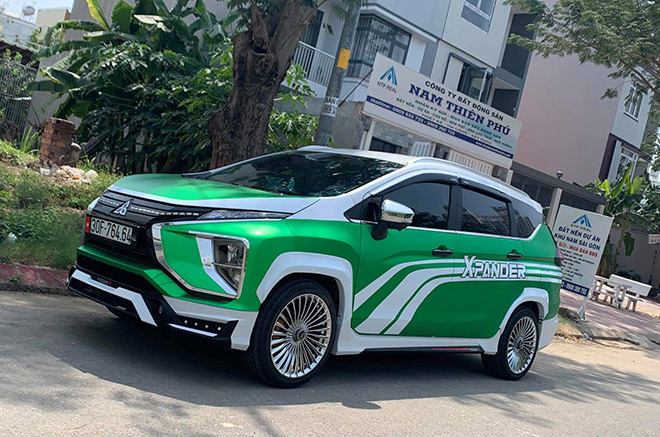 Mitsubishi Xpander độ mâm như Maybach với màu sơn ngoại thất tưởng là Grabcar - 1