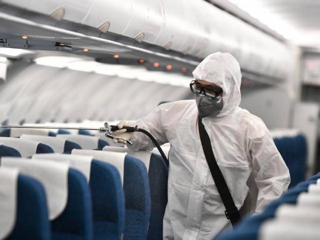 Cách ly 2 tổ bay của Vietnam Airlines sau khi có khách nhiễm virus Corona