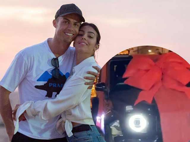 Ronaldo sinh nhật 35 tuổi: Bạn gái tặng quà 4,6 tỷ đồng, Sir Alex tri ân