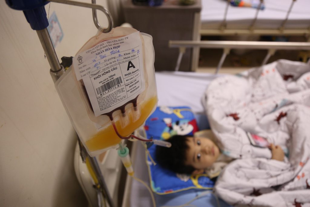 Hàng ngàn người bệnh đang “khắc khoải” chờ máu trong vụ dịch virus Corona - 2