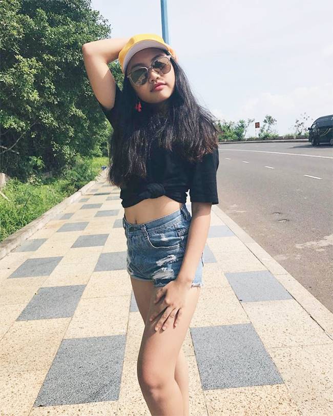 Một số người thanh minh cho cô rằng, Phương Mỹ Chi đi biển thì không thể mặc kín mít. Thêm vào đó ở lứa tuổi nhỏ, cô bé&nbsp; chưa định hình được rõ phong cách thời trang của mình.