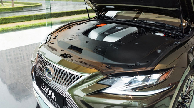 LS 500h sở hữu công nghệ Multi-Stage Hybrid