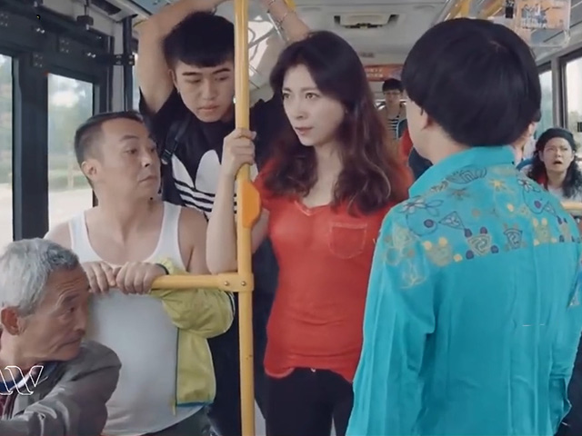 Video Clip Cười - Điều mà các cô gái ghét nhất mỗi khi đi xe buýt