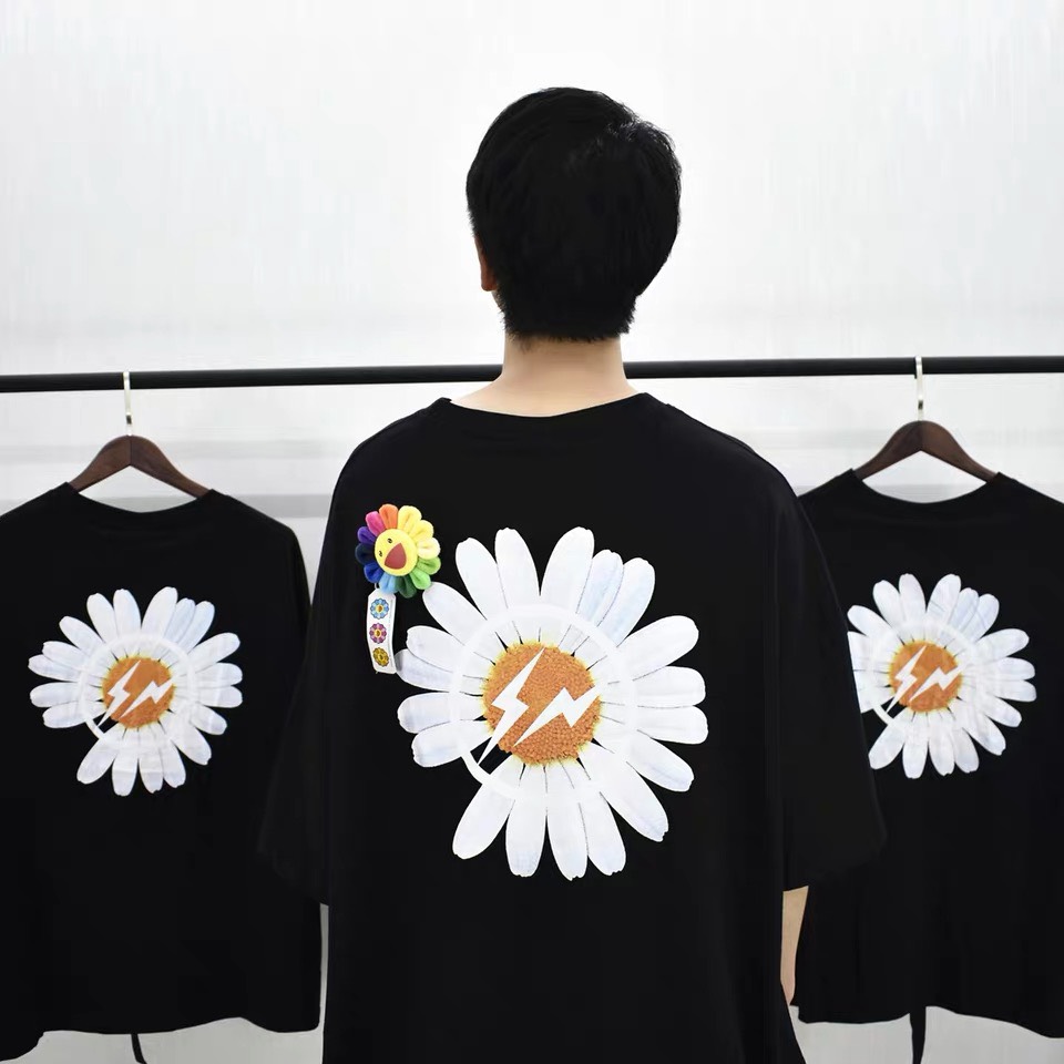 Áo phông hoa cúc cảm hứng G-Dragon được giới trẻ Việt thích mê - 2