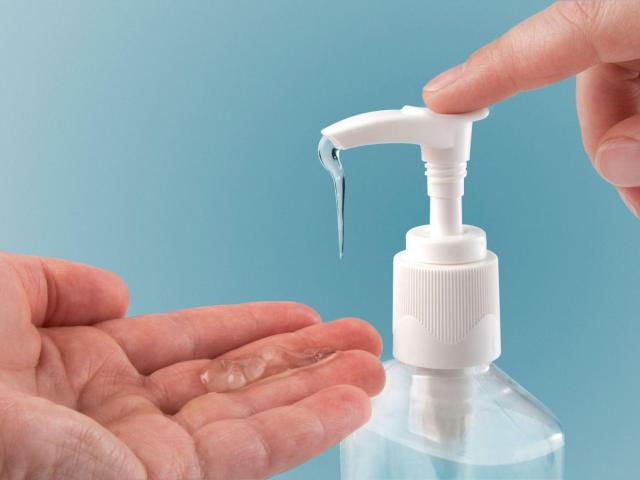 Sức khỏe đời sống - Bác sĩ hướng dẫn quy trình sát khuẩn tay bằng dung dịch chứa cồn đúng cách