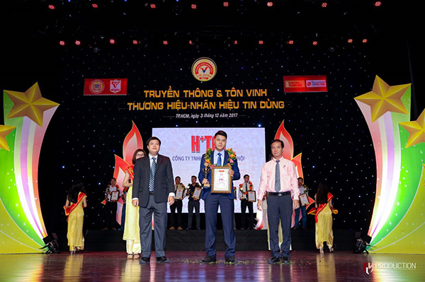 Năm 2017, nước tẩy xi măng H+T01 của Công ty TVS Hà Nội đã đạt danh hiệu là Sản phẩm chất lượng do người tiêu dùng bình chọn