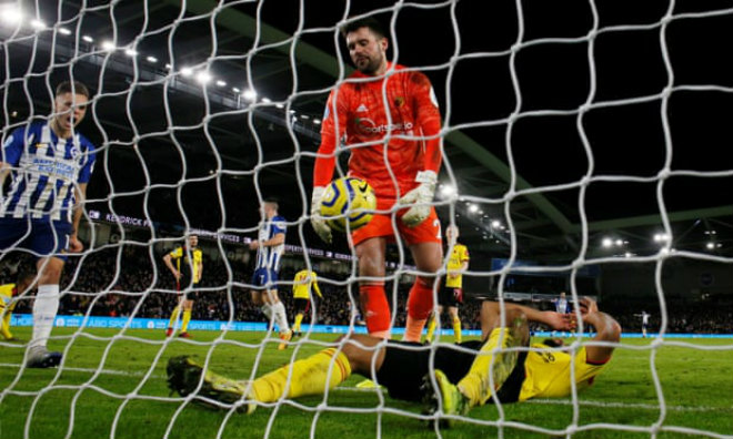 Video highlight trận Brighton - Watford: Cú sút cháy lưới & sai lầm cay đắng - 1