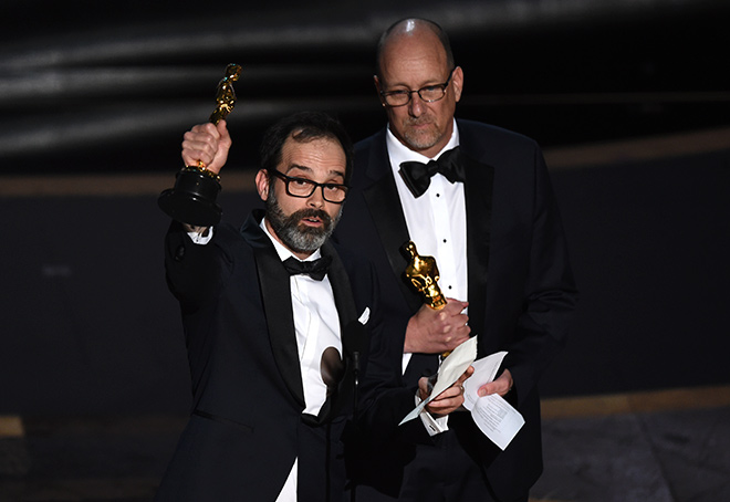 Phim 18+ "Ký sinh trùng" đi vào lịch sử Oscar khi thắng 4 giải quan trọng - 9