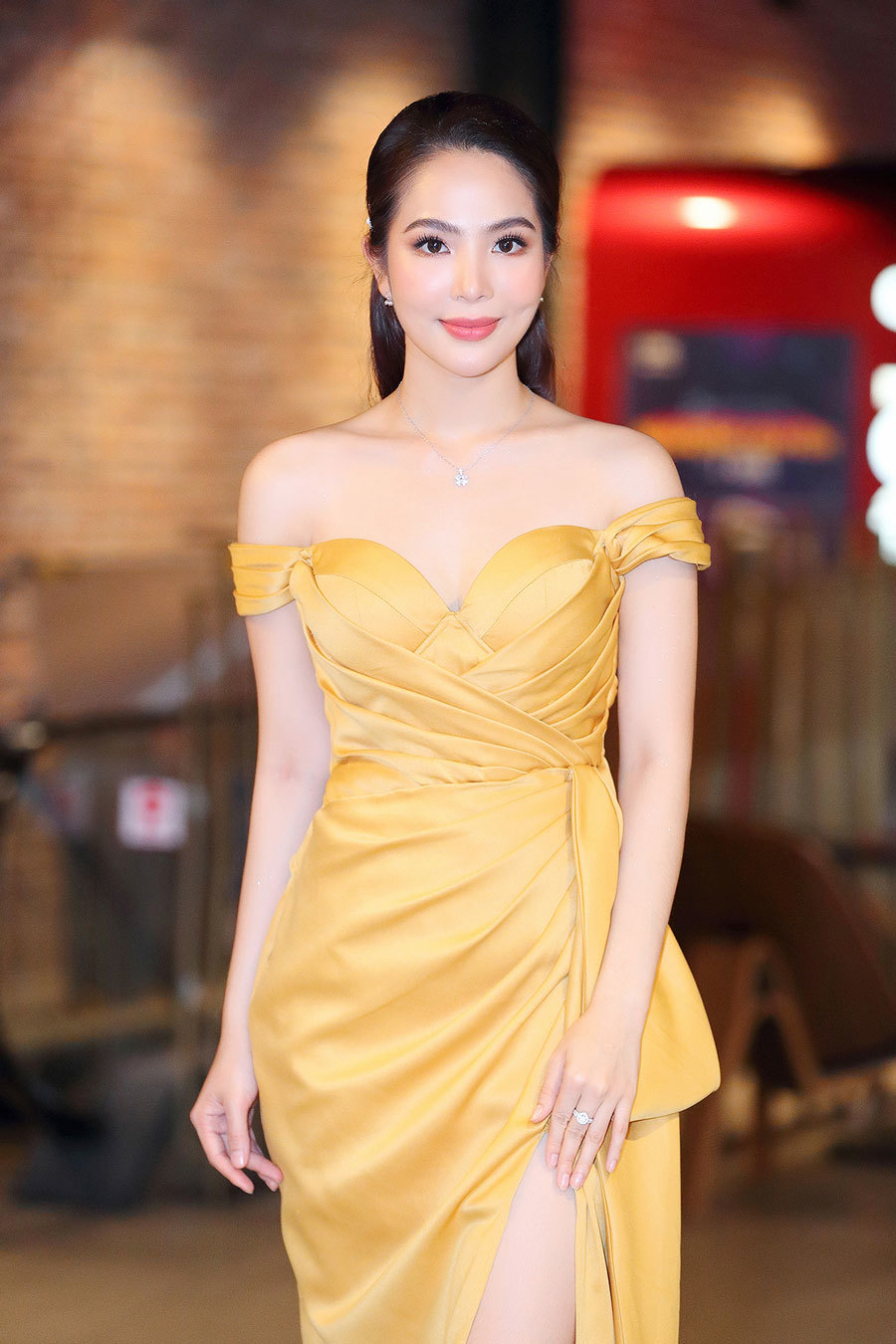 Chuyện khó tin người đẹp dành cả thanh xuân thi hoa hậu, thành danh lại đi hát bolero - 7