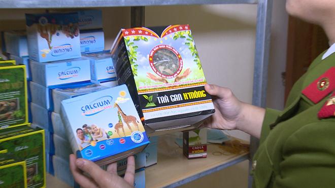 Các sản phẩm chức năng chứa trong kho.