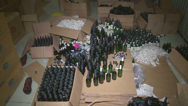 Đình chỉ cơ sở sản xuất nước rửa tay không đúng quy định pháp luật - 3