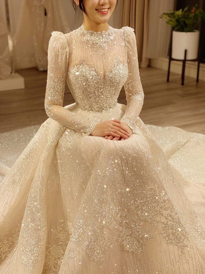Váy cưới của Quỳnh Anh - vợ Duy Mạnh tốn tiền tỷ, đắt nhất hội vợ cầu thủ - 6