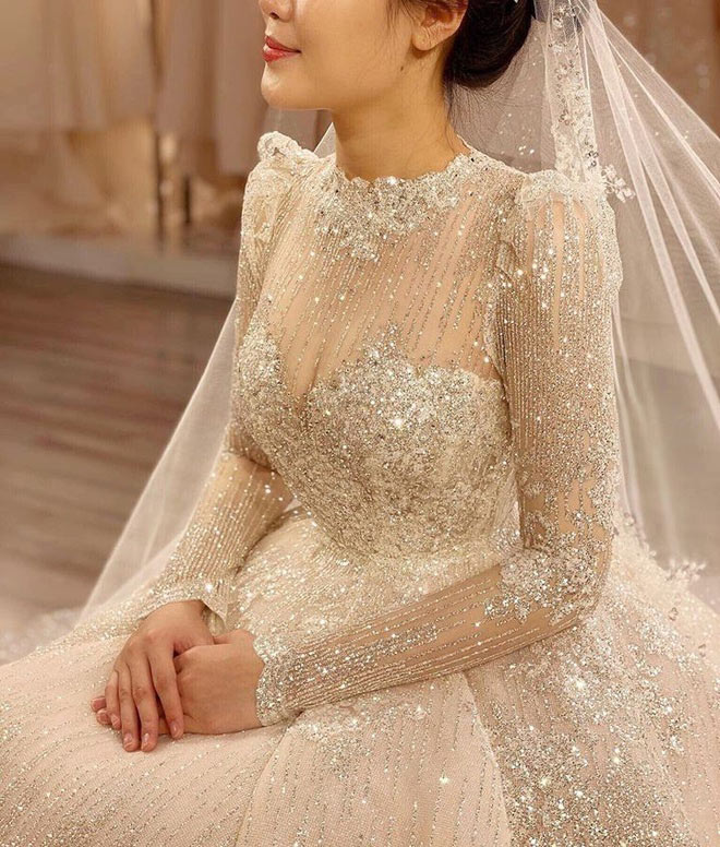 Váy cưới của Quỳnh Anh - vợ Duy Mạnh tốn tiền tỷ, đắt nhất hội vợ cầu thủ - 4