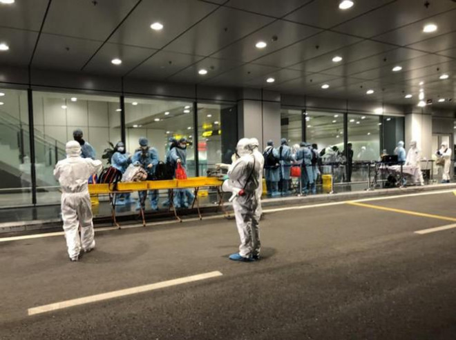 Tất cả các du khách trở về nước từ Vũ Hán được cách ly 14 ngày.