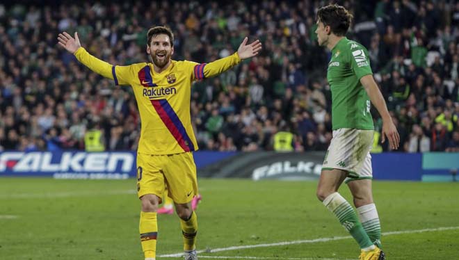 Messi (áo vàng) tỏa sáng với cú hat-trick kiến tạo